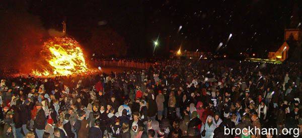 Image cred: http://www.brockham.org/photo-gallery/brockham-bonfire/fire-and-crowd.aspx