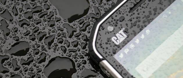 Even when wet, the phone will track your finger movements.