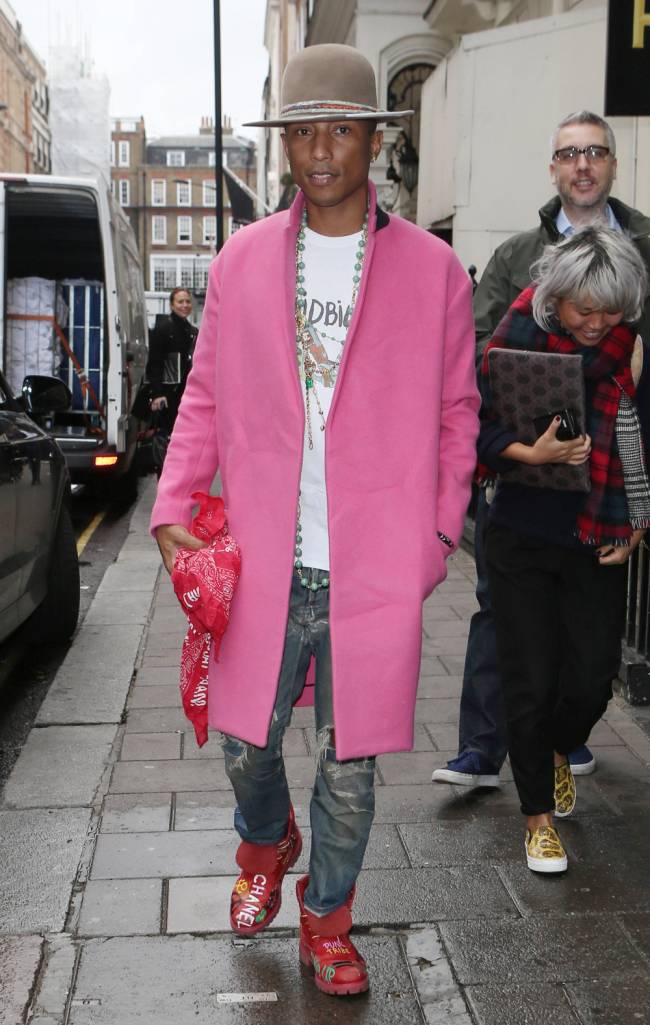 Pharrell's happy in pink | Image: Beretta / Sims / REX