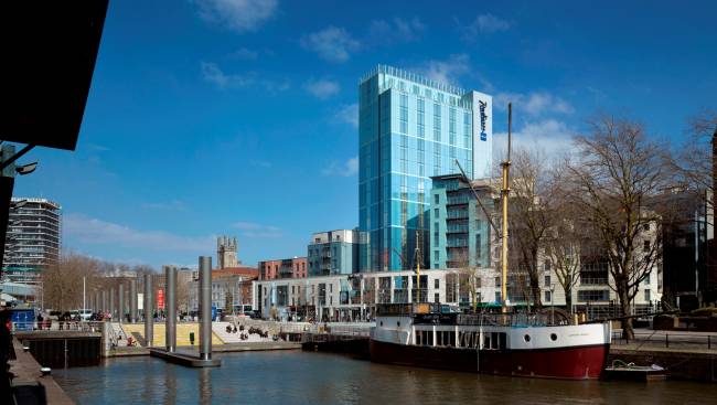 b2ap3_thumbnail_RdBlu-Bristol_01_BRSZH.JPG