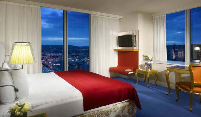 b2ap3_thumbnail_newRdBlu-Bristol_06_BRSZH.JPG Get a bird's-eye view of Bristol from the city's Radisson Blu hotel