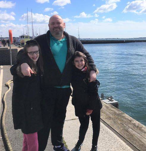 b2ap3_thumbnail_danny-and-daughters.jpg