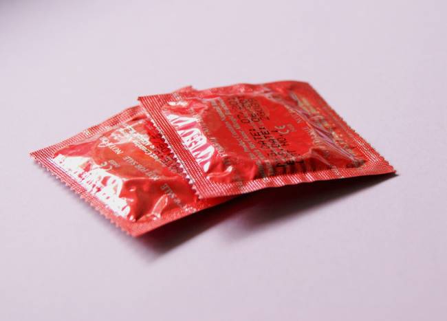 b2ap3_thumbnail_red-condoms-849407_1920.jpg